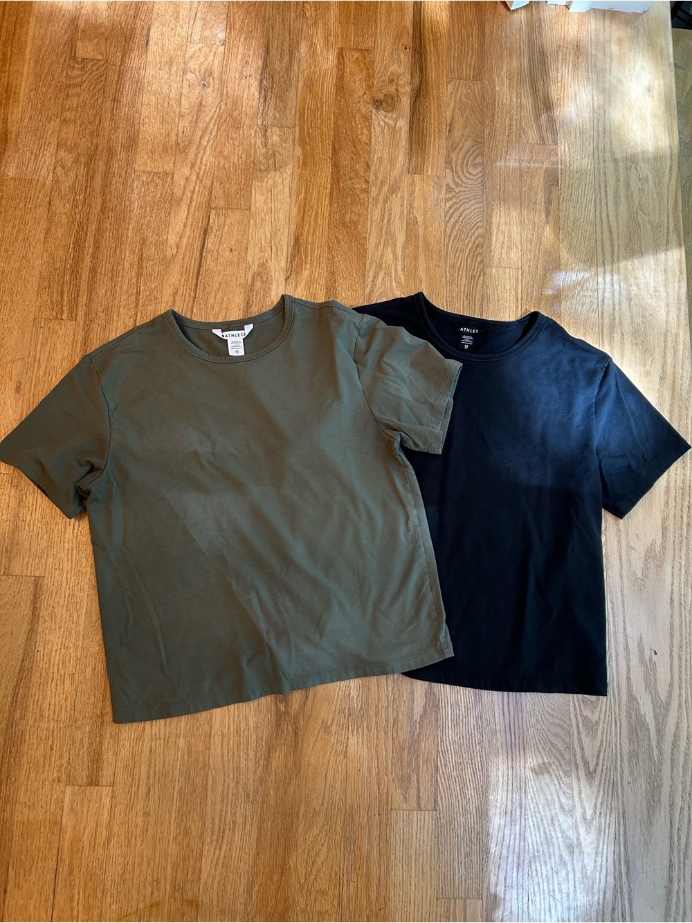 Athleta Essential short sleeve